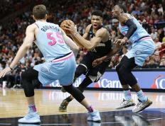 PG游戏-德布劳内关键节点赛事规则更新，雄鹿带队取胜！的简单介绍